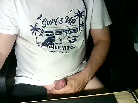 Snapshot of zee06 chatting on 05-18-26, 08:25 zee06 online show from 05-18-26, 08:25
