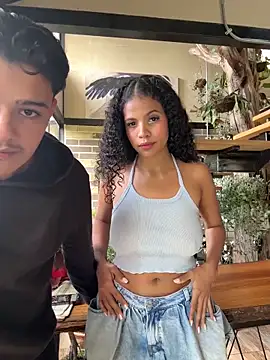 Snapshot of Rose-andres chatting on 11-29-25, 08:45 Rose-andres online show from 11-29-25, 08:45