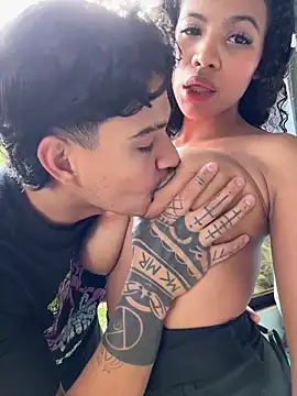 Snapshot of Rose-andres chatting on 11-30-25, 08:02 Rose-andres online show from 11-30-25, 08:02