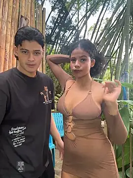 Snapshot of Rose-andres chatting on 01-13-26, 09:42 Rose-andres online show from 01-13-26, 09:42