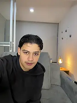 Snapshot of Rose-andres chatting on 02-26-26, 11:26 Rose-andres online show from 02-26-26, 11:26