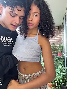 Snapshot of Rose-andres chatting on 03-30-26, 07:59 Rose-andres online show from 03-30-26, 07:59