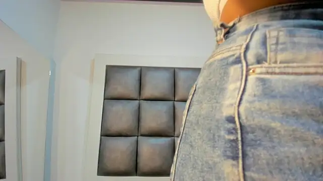 Mia lopez   online show from 09-18-25, 12:29