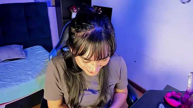 Dhaniela Naugthy online show from 10-11-25, 07:45