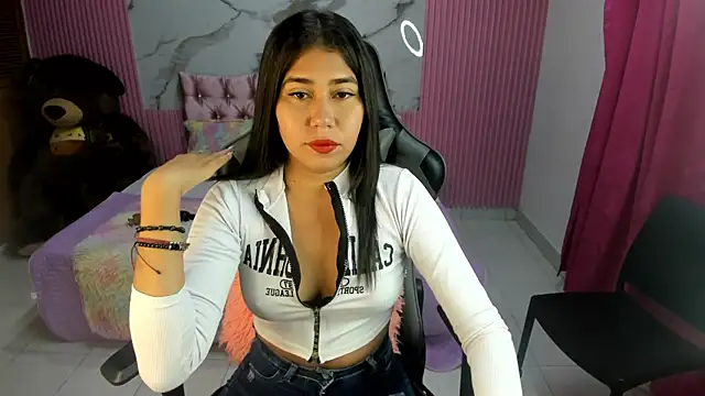Snapshot of Mindy_19 chatting on 09-09-25, 10:48 Mindy 19 online show from 09-09-25, 10:48