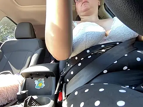 Snapshot of GirlSquirt chatting on 10-05-25, 05:11 GirlSquirt online show from 10-05-25, 05:11