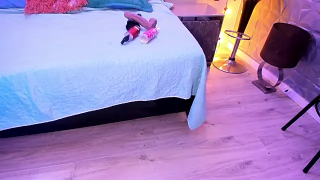 Scarletbigbug online show from 09-29-25, 06:35