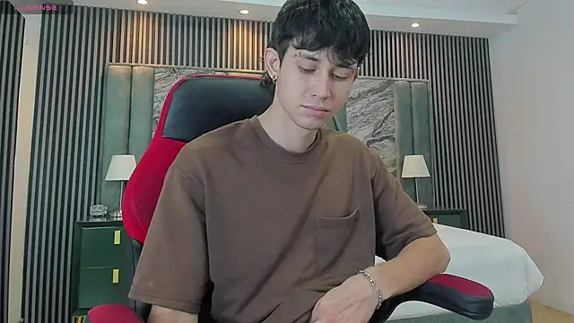 Michael blue online show from 09-09-25, 01:32