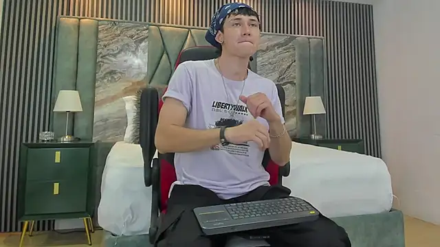 Michael blue online show from 09-13-25, 09:25