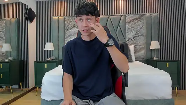 Michael blue online show from 10-15-25, 08:09