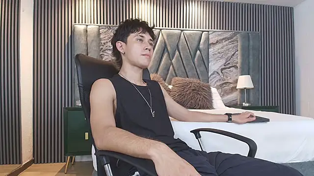 Michael blue online show from 03-11-26, 08:37