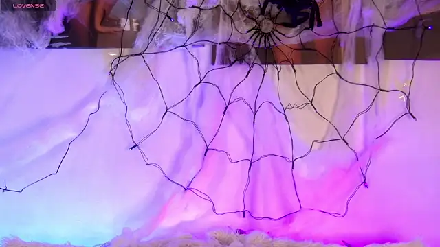 AlysonHuxley  online show from 11-02-25, 04:53