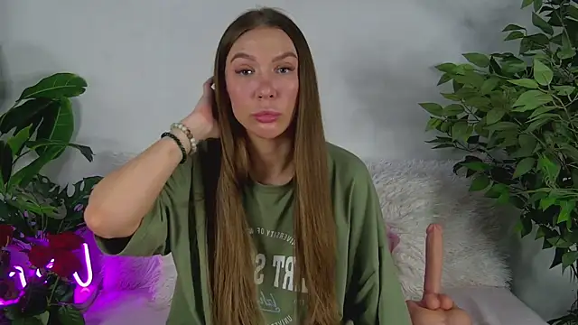 AlysonHuxley  online show from 03-05-26, 06:59