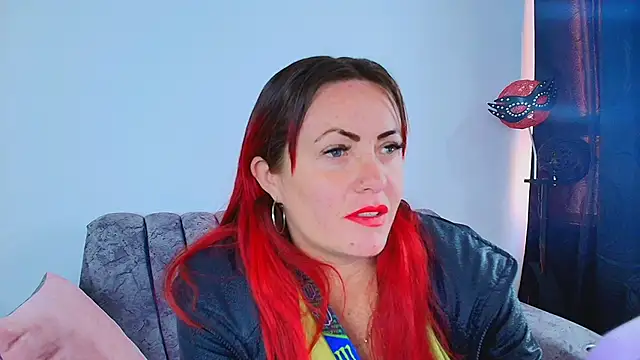 Snapshot of carolinhe_ chatting on 10-08-25, 07:22 carolinhe online show from 10-08-25, 07:22