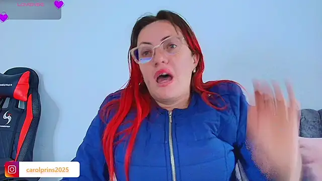 Snapshot of carolinhe_ chatting on 10-15-25, 08:09 carolinhe online show from 10-15-25, 08:09