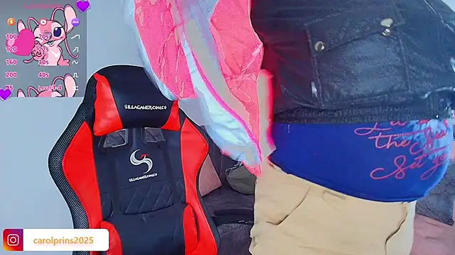 Snapshot of carolinhe_ chatting on 10-18-25, 07:58 carolinhe online show from 10-18-25, 07:58