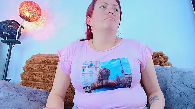 Snapshot of carolinhe_ chatting on 11-11-25, 08:09 carolinhe online show from 11-11-25, 08:09