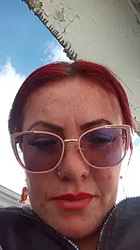 Snapshot of carolinhe_ chatting on 11-26-25, 08:43 carolinhe online show from 11-26-25, 08:43