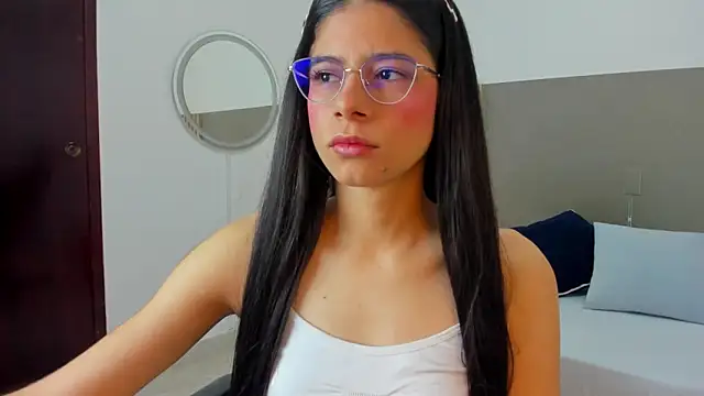 Snapshot of carlina_15 chatting on 03-12-26, 12:11 carlina 15 online show from 03-12-26, 12:11
