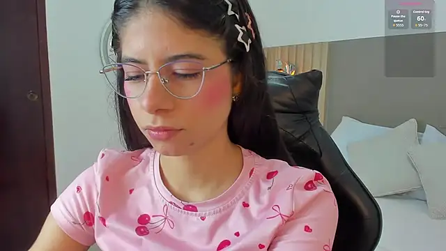 Snapshot of carlina_15 chatting on 04-04-26, 12:35 carlina 15 online show from 04-04-26, 12:35