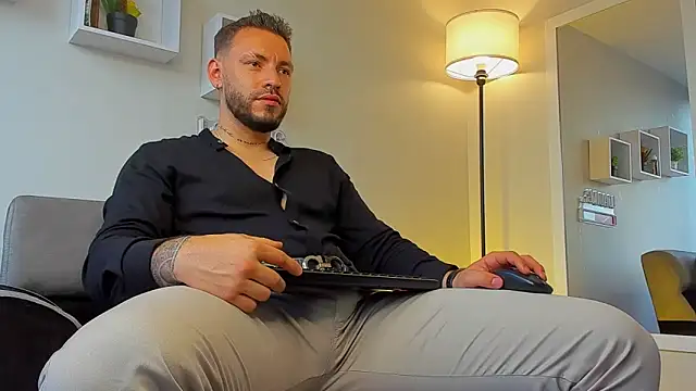 Snapshot of DIMITRI_MASTEER chatting on 11-17-25, 09:53 DIMITRI MASTEER online show from 11-17-25, 09:53