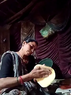 Suhani sharma1 online show from 10-14-25, 01:56