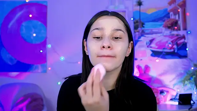 KimClarks  online show from 11-17-25, 12:00