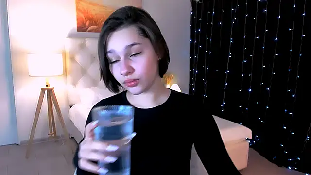 Snapshot of KimClarks_ chatting on 02-17-26, 04:02 KimClarks online show from 02-17-26, 04:02