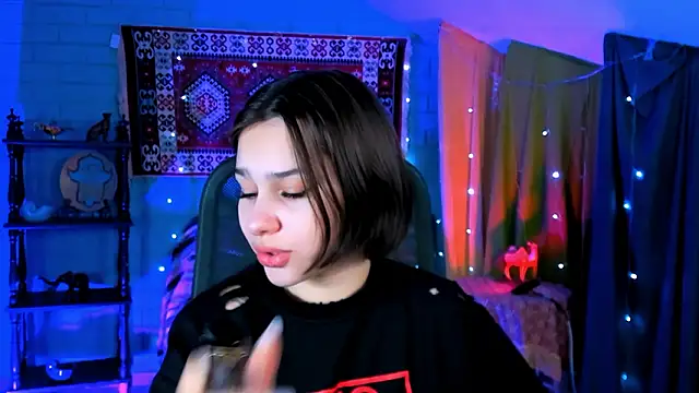 Snapshot of KimClarks_ chatting on 02-21-26, 03:02 KimClarks online show from 02-21-26, 03:02