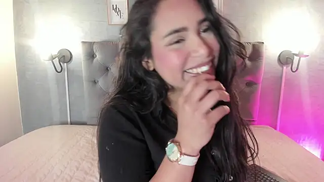 GiannaSlimJB online show from 09-26-25, 03:32