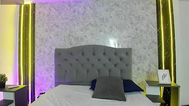 GiannaSlimJB online show from 03-26-26, 07:08