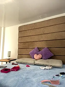 Snapshot of susan_elliot chatting on 10-07-25, 07:44 susan elliot online show from 10-07-25, 07:44