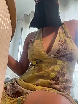 Snapshot of latinabhabi chatting on 11-08-25, 07:30 latinabhabi online show from 11-08-25, 07:30