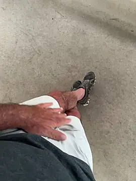 Snapshot of cyclone1212 chatting on 04-26-26, 10:57 cyclone1212 online show from 04-26-26, 10:57