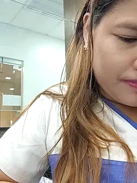 Snapshot of Sweetheart_Claire chatting on 04-27-26, 02:42 Sweetheart Claire online show from 04-27-26, 02:42