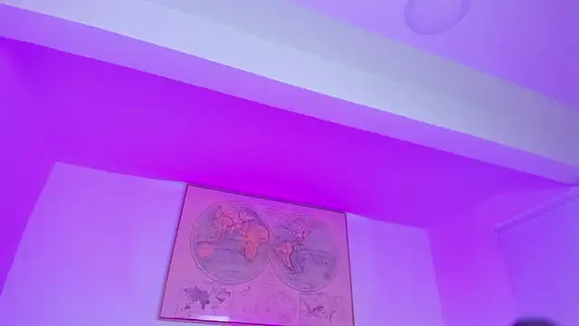 Snapshot of kitty_sweeety_ chatting on 03-12-26, 12:33 kitty sweeety online show from 03-12-26, 12:33