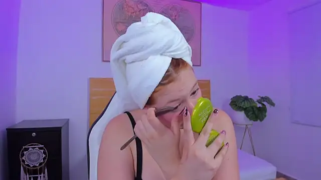 Snapshot of kitty_sweeety_ chatting on 03-14-26, 12:32 kitty sweeety online show from 03-14-26, 12:32