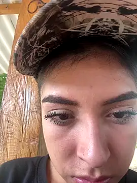 Snapshot of Kardashian12 chatting on 11-03-25, 06:20 Kardashian12 online show from 11-03-25, 06:20