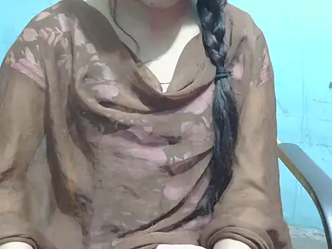 Snapshot of lovely_soniya chatting on 10-18-25, 04:15 lovely soniya online show from 10-18-25, 04:15