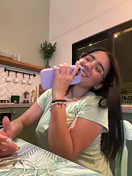 Snapshot of Michelle_Zoe chatting on 04-09-26, 04:34 Michelle Zoe online show from 04-09-26, 04:34