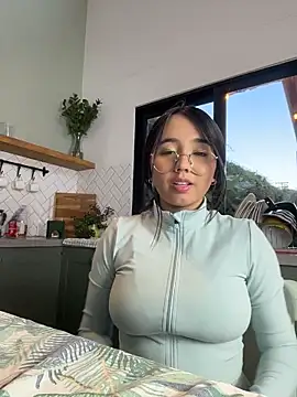 Snapshot of Michelle_Zoe chatting on 04-09-26, 10:59 Michelle Zoe online show from 04-09-26, 10:59