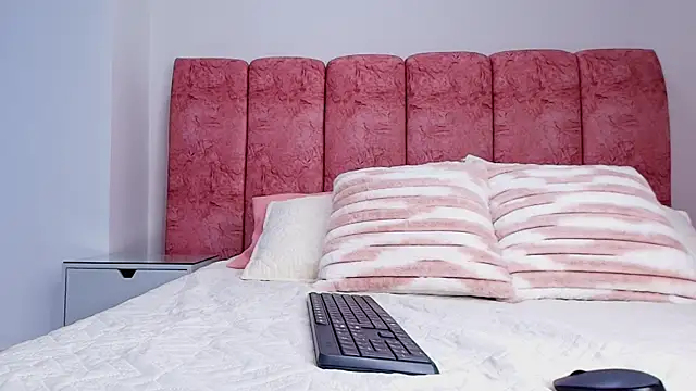 emmacurvy online show from 11-11-25, 03:06