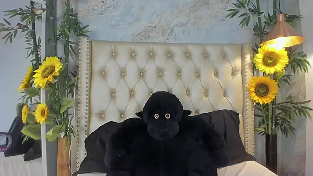 LittleeJaz online show from 11-30-25, 02:04