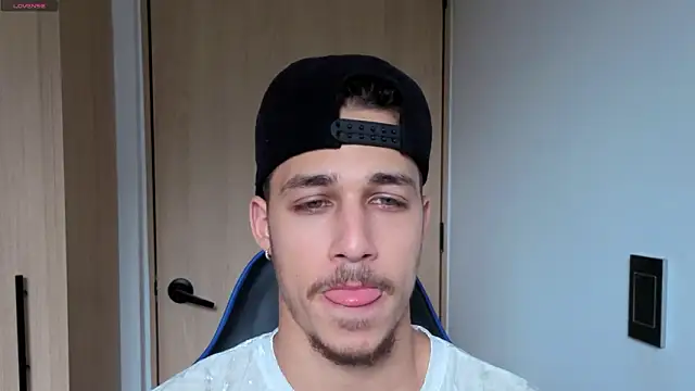 Snapshot of orionblaze69_ chatting on 02-20-26, 08:31 orionblaze69 online show from 02-20-26, 08:31