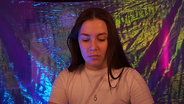 EmiliyaRoude online show from 12-18-25, 01:39