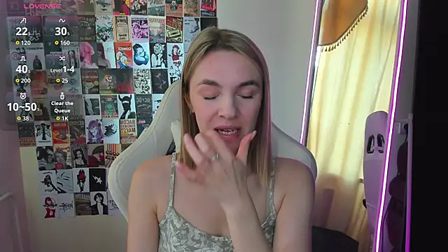 NessaDiazz online show from 09-15-25, 01:27