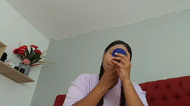 keyla mejia online show from 05-04-26, 12:01