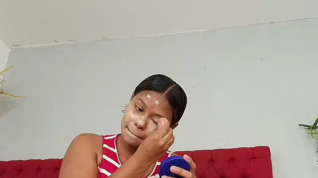keyla mejia online show from 06-17-26, 12:07