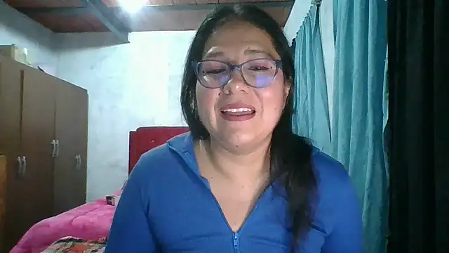 scarlett widow  online show from 11-19-25, 03:17