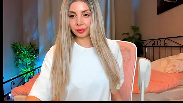 Snapshot of VelvetEliza chatting on 04-03-26, 08:18 VelvetEliza online show from 04-03-26, 08:18